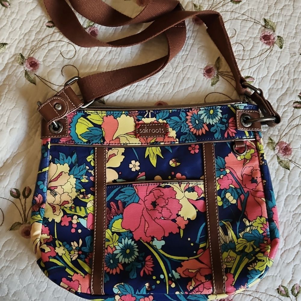 Sakroots Artist Circle Floral Crossbody Purse  Carried Once